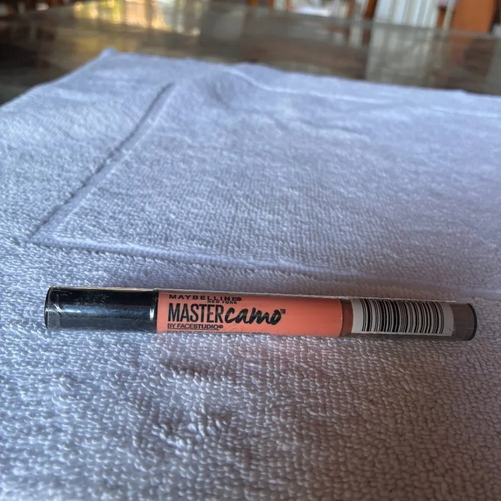 Maybelline Master Camo Color Correcting Pen, Apricot For Dark Circles, light-med
